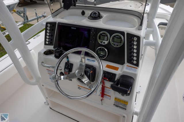 Used 2022 Robalo 223 Cayman Power Boat for sale